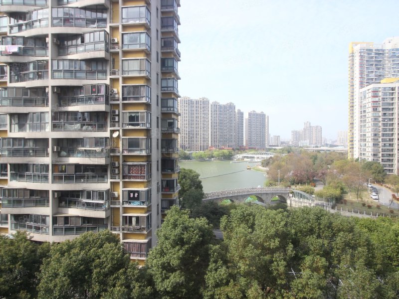  p>阳光城市花园a区位于无锡市梁溪中桥,由 a target="_blank" href="