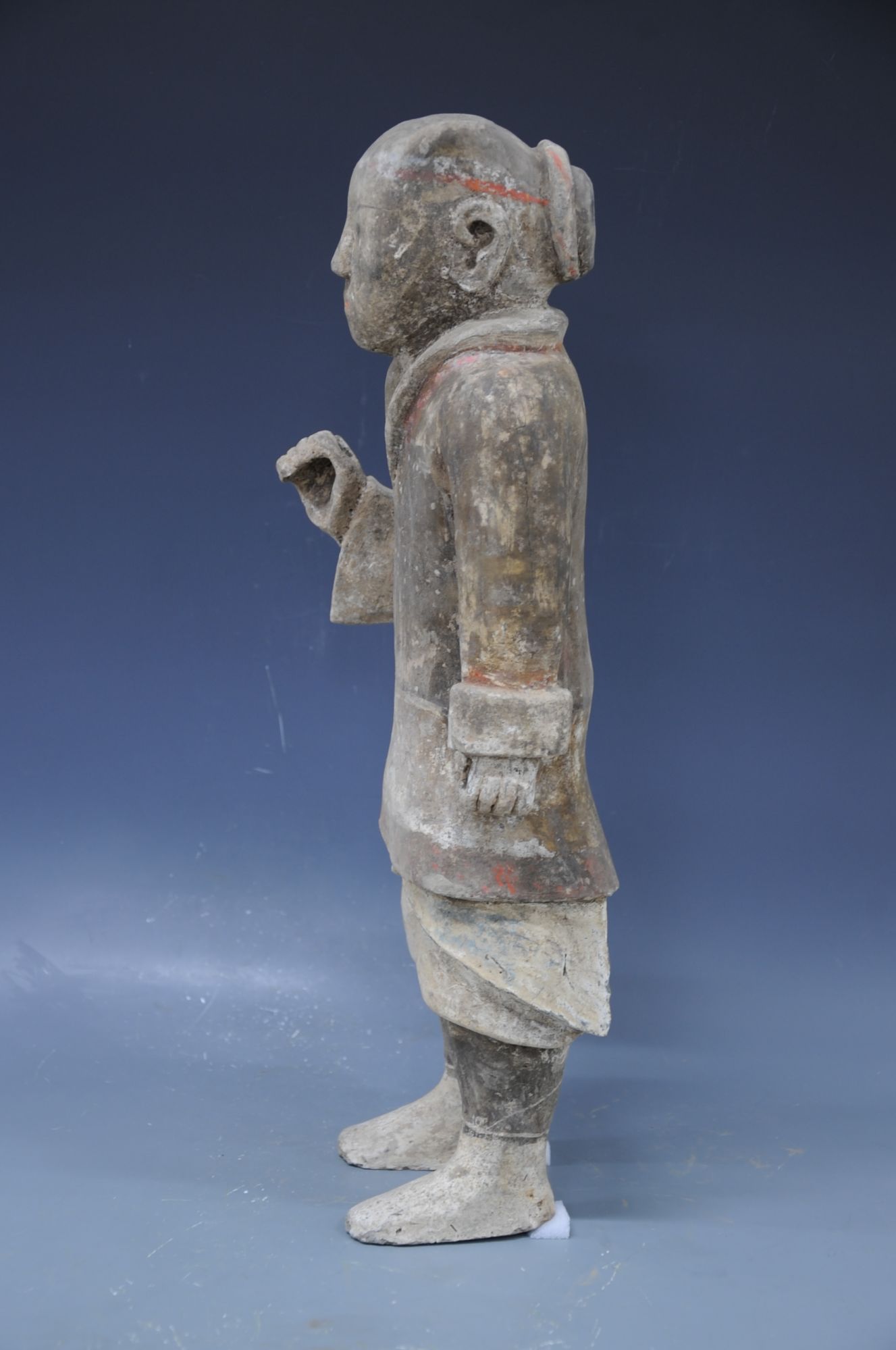 汉代彩绘陶武士俑