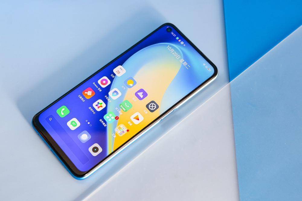 realme q2i