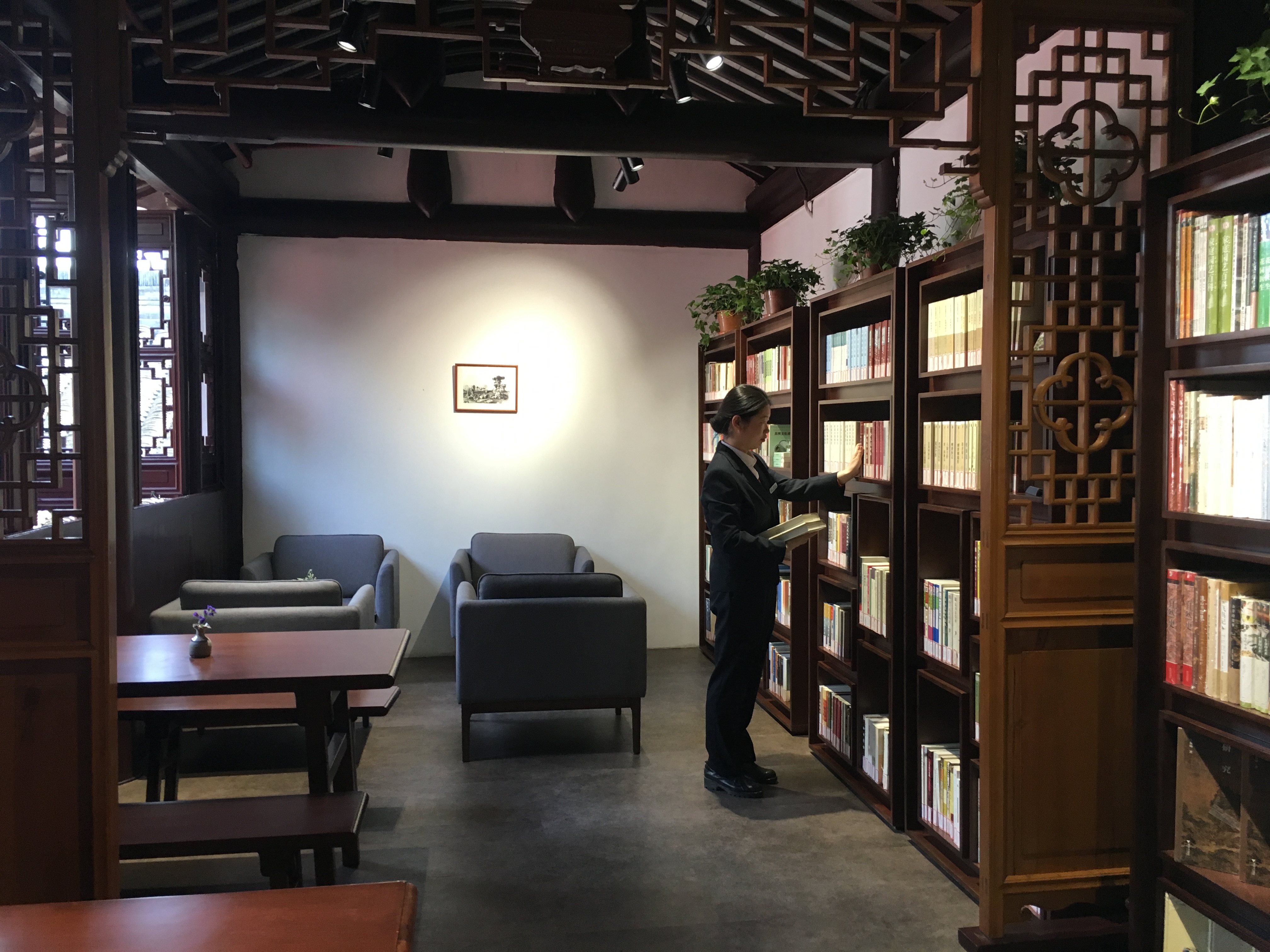 苏图发布新版“读书礼包”,“书香园”合作共建协议签订