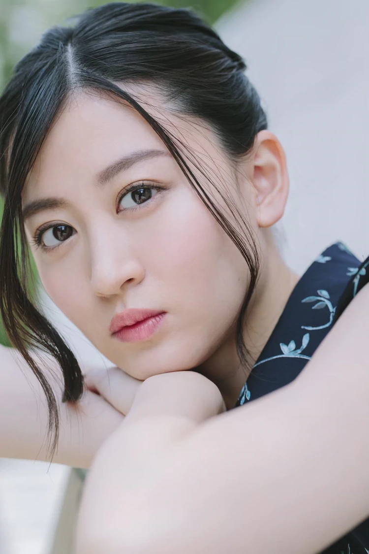  p>上西惠(じょうにし けい),1995年3月18日出生于日本滋贺县,日本女