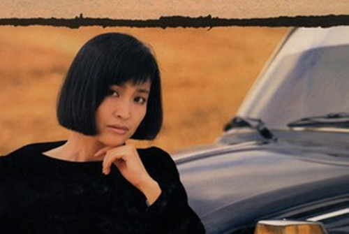  p>《除了寂寞》是1987年于台烟演唱的一首歌曲,由黄荣辉作词,曹俊鸿