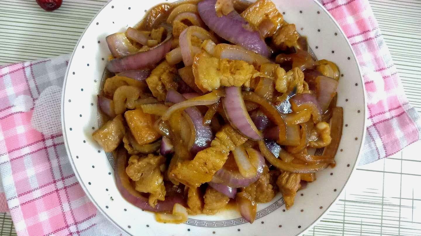 洋葱炒五花肉