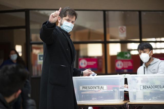  p>加夫列尔·博里克(gabriel boric),又译:加夫列尔·博里奇,加布里