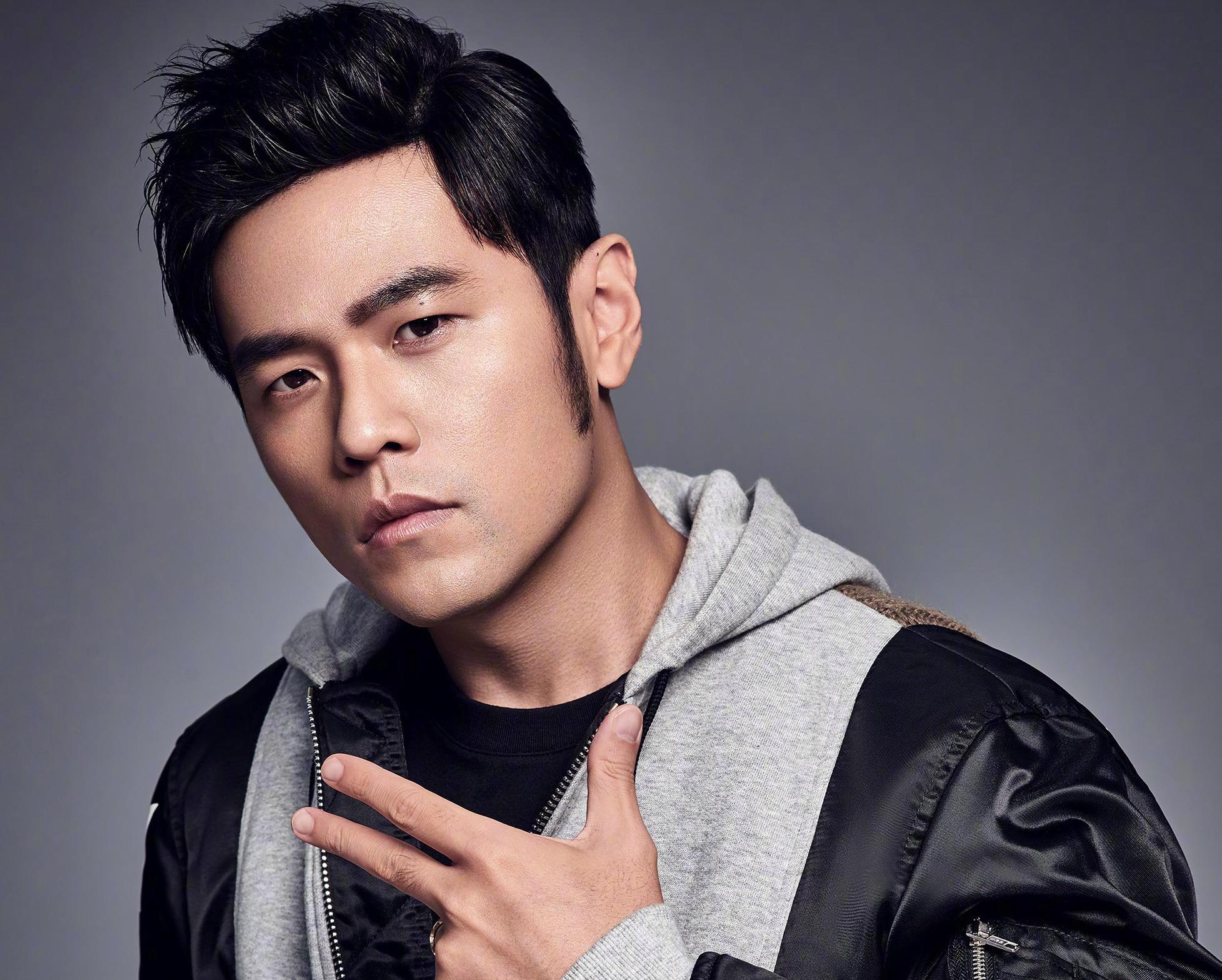  p>周杰伦(jay chou),1979年1月18日出生于台湾省新北市,祖籍福建省