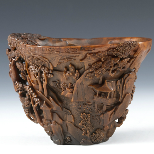  p>透雕山水人物犀角杯是清代时期的一件文物,现收藏于上海博物馆.