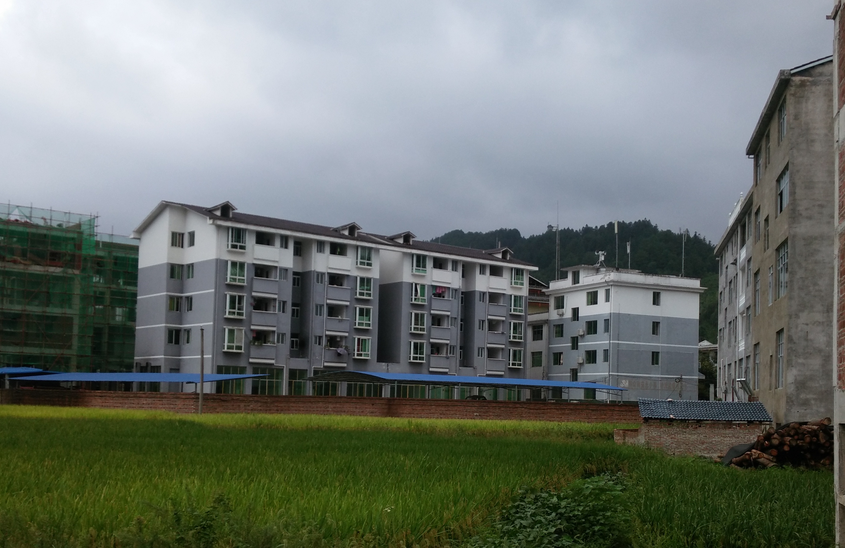  p>钟灵乡,隶属于贵州省黔东南苗族侗族自治州锦屏县,地处 a target="