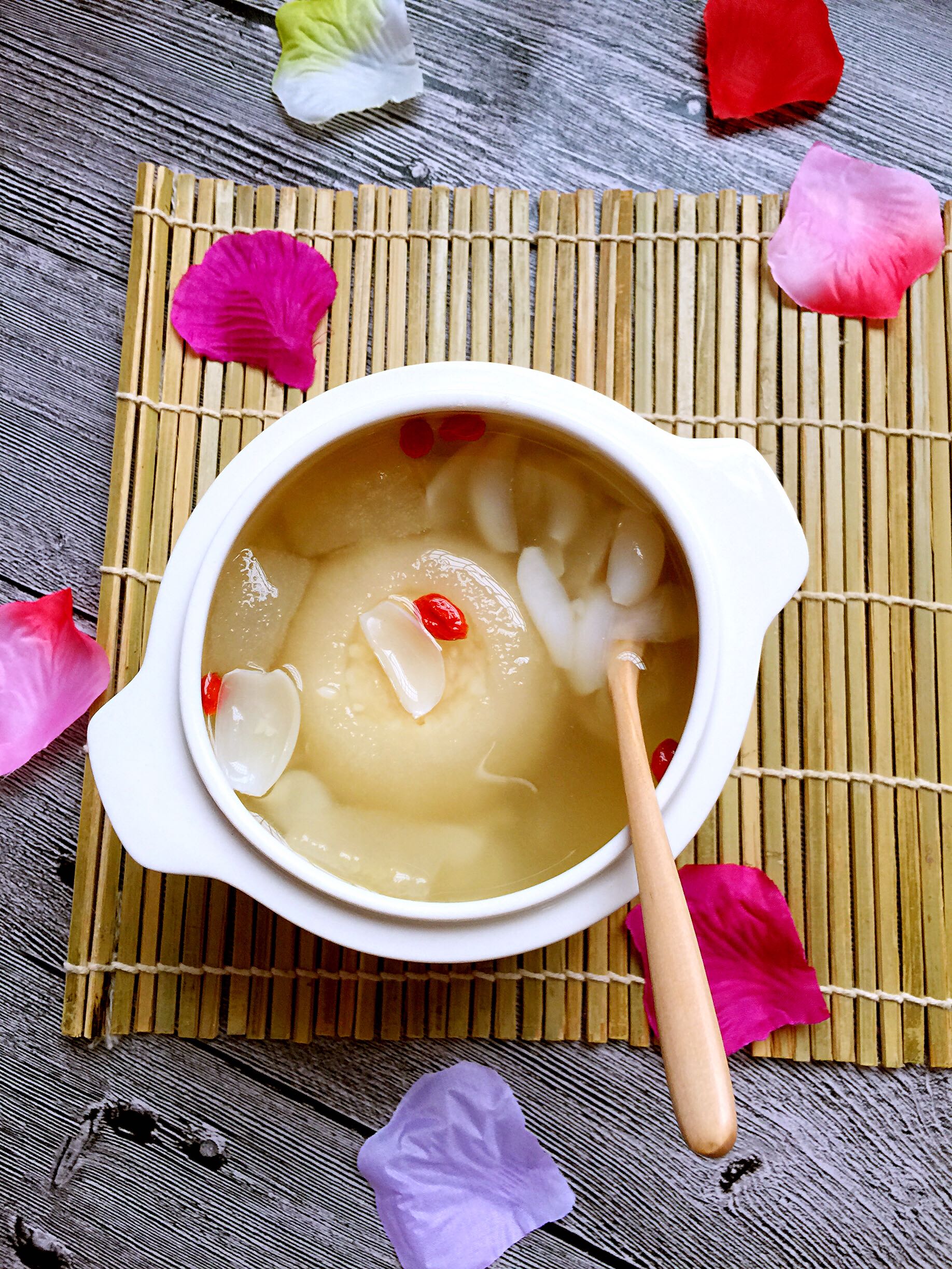 川贝百合雪梨盅