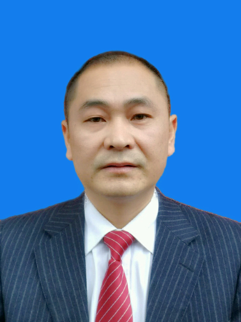 1972年11月生,大学学历,中共党员,现任重庆市黔江区濯水镇党委书记