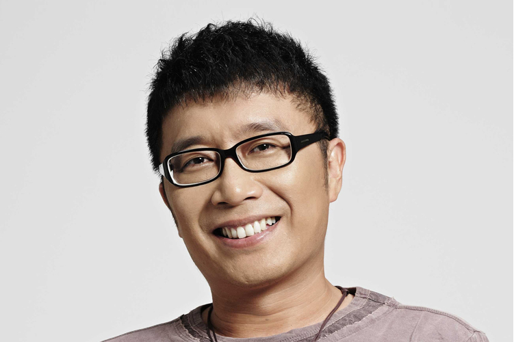 《相逢一笑》brothershug a target="_blank" href="/item/庞龙">庞龙