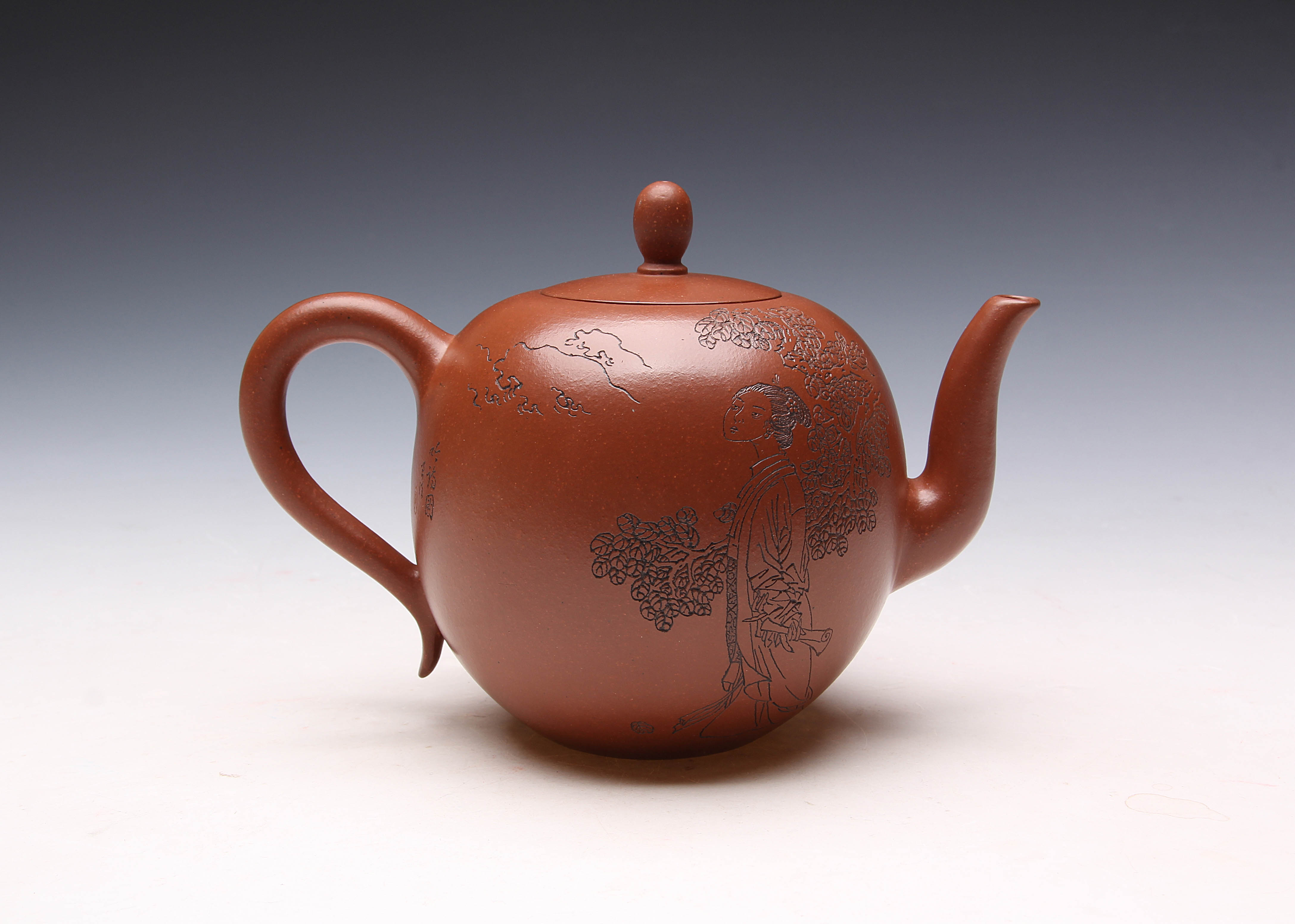 男,紫砂陶瓷艺人,紫砂名人,创办"王旭紫砂工作室",参与首届中国好艺术