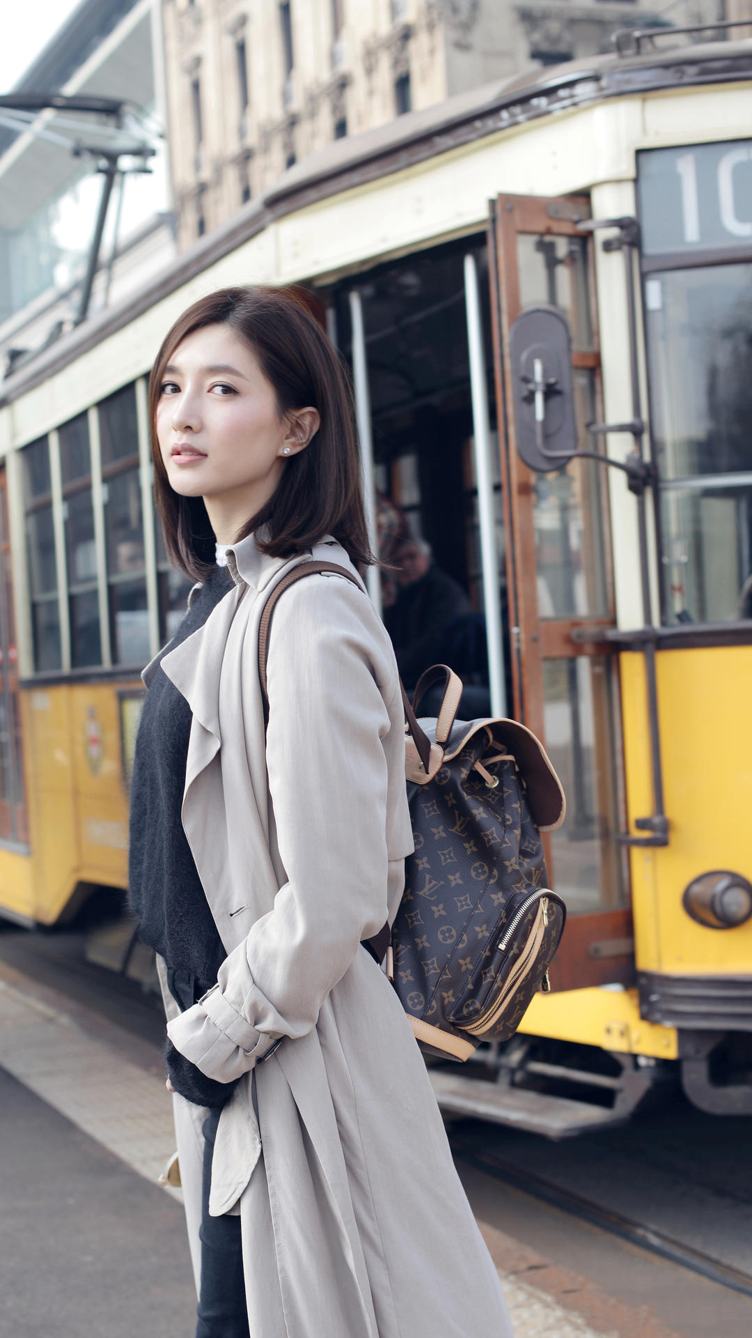  p>江疏影,1986年9月1日出生于上海,中国内地女演员,毕业于 a target=