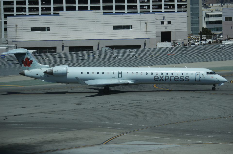  p>crj-900型飞机是加拿大 a target="_blank" href="/item/庞巴迪