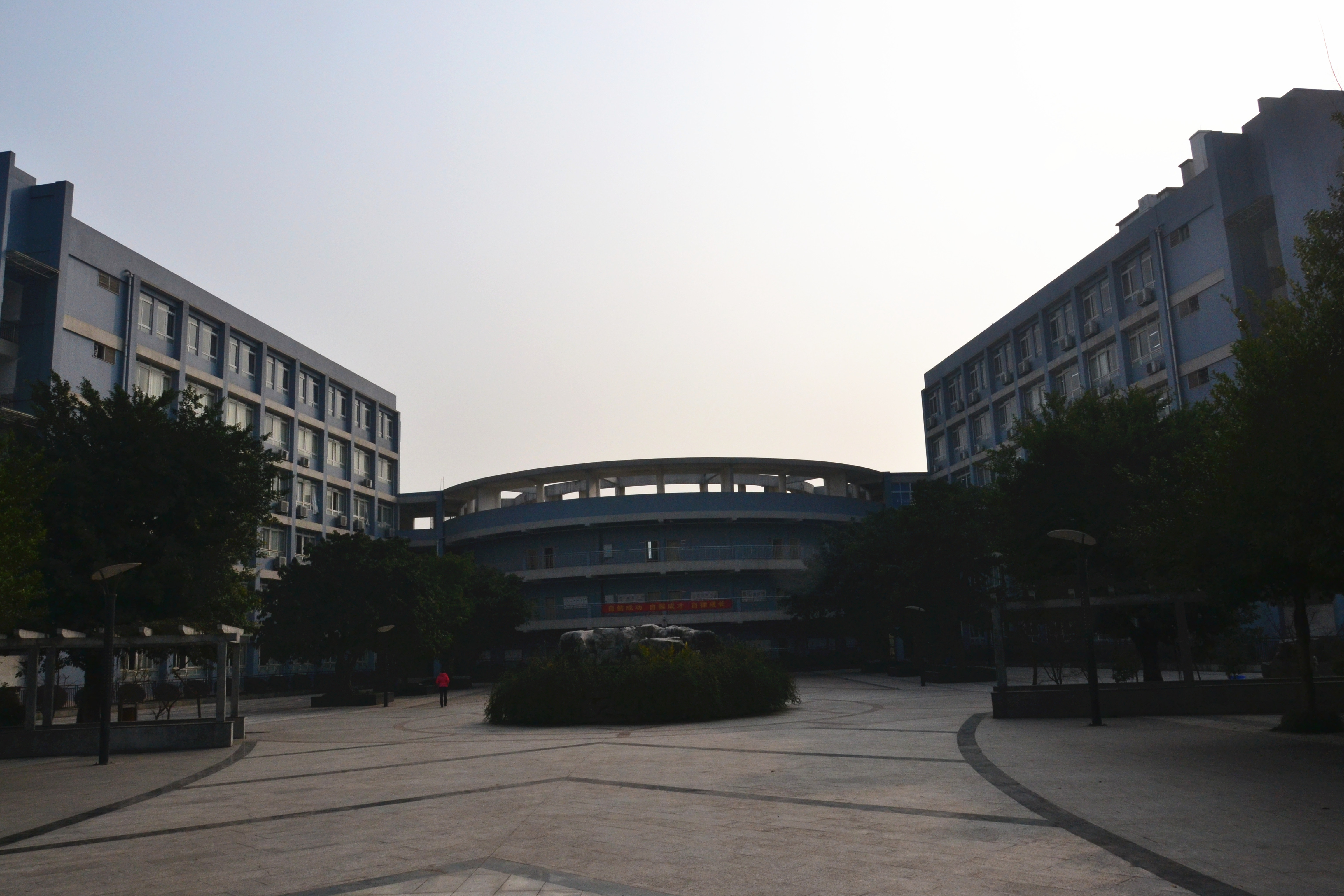  p>重庆市第八中学校(chongqing no.