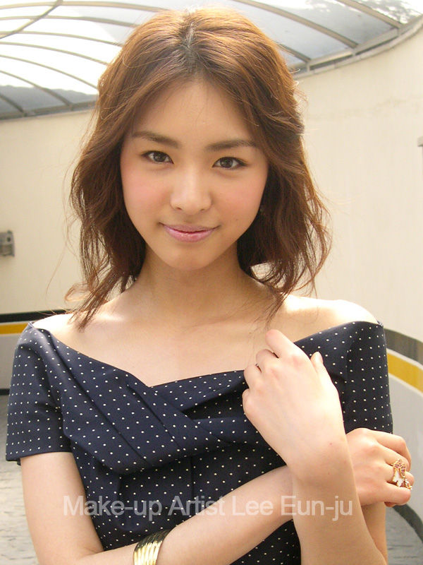  p>李沇熹(lee yeon hee),1988年2月26日出生于韩国,韩国女演员,模特.