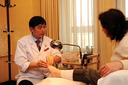  p>李金明,男,北京市清华池浴池修脚师.