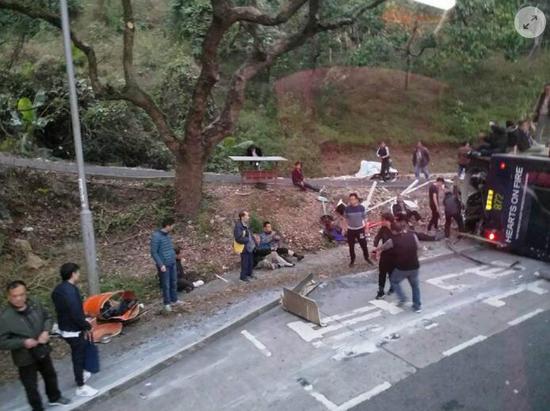 香港大埔公路近松仔园巴士侧翻事故