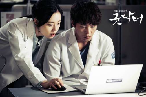《good doctor》中饰演朴施温（右）
