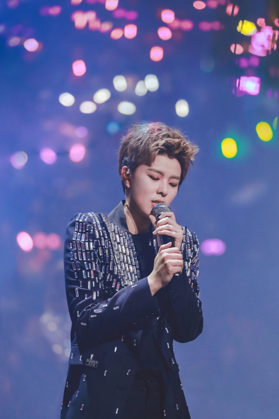  p>杨芸晴(sunnee),1996年9月28日出生于泰国曼谷,泰籍华裔女歌手