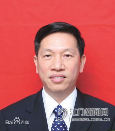 其中共鹤山市委副书记,常委,委员职务,交流任用;不再担任鹤山市市长