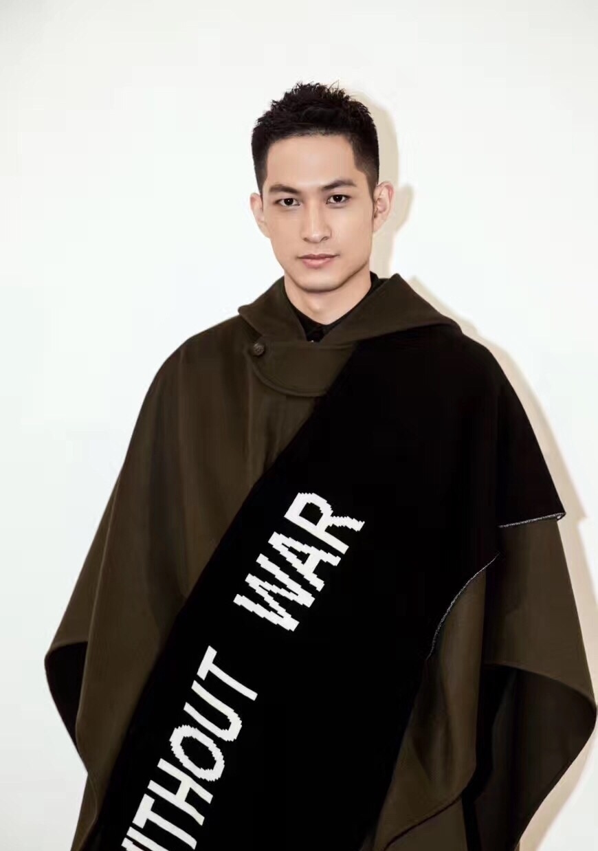 华裔三胞胎兄弟 a target="_blank" href="/item/刘智福">刘智福 /a>