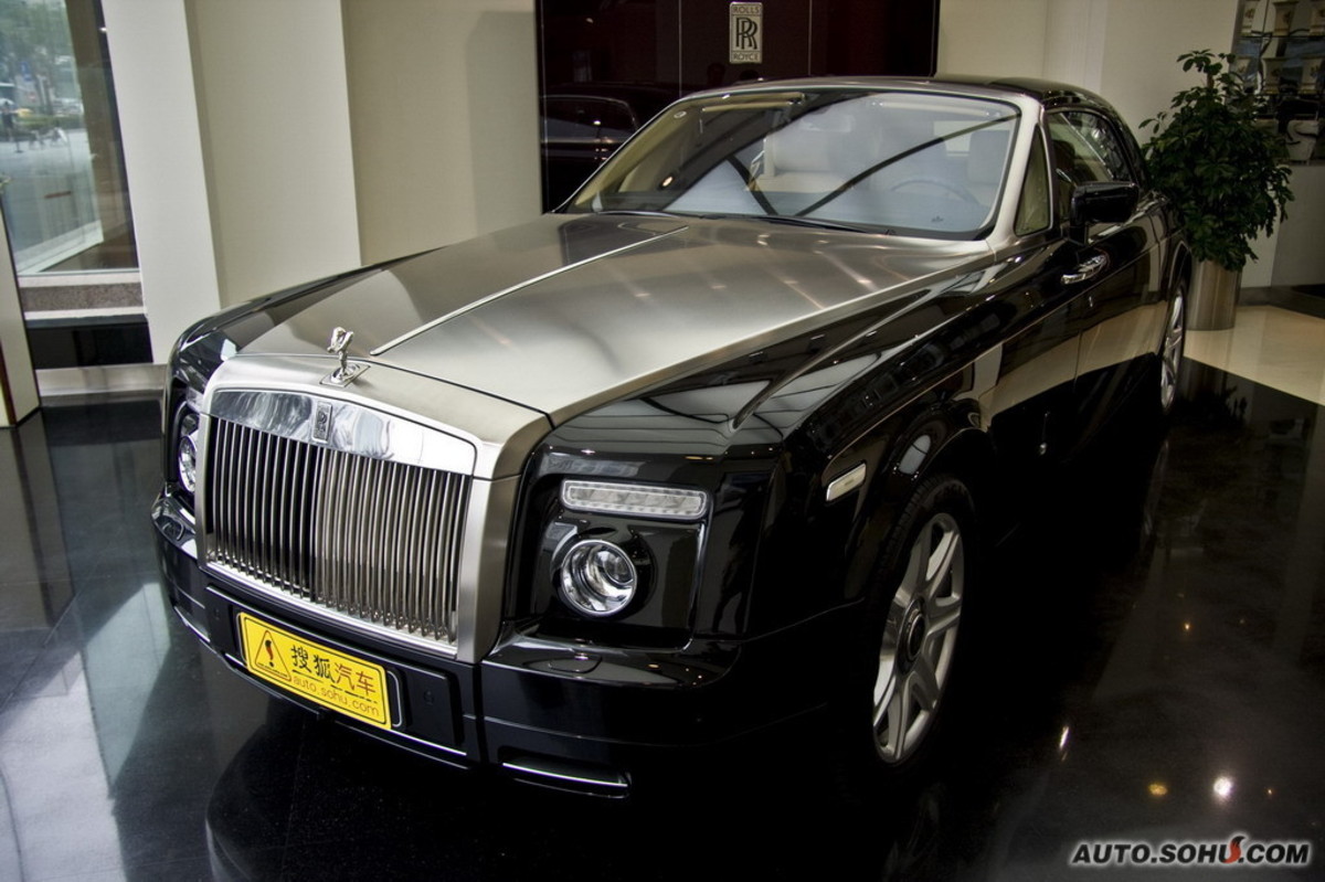 data-ctrid="2k8zsjeux1c">幻影系列(phantom family)是劳斯莱斯汽车