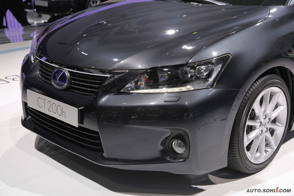 >雷克萨斯 /a>在国内开启混动先河的车型,一直以来以价格不高(27万起)