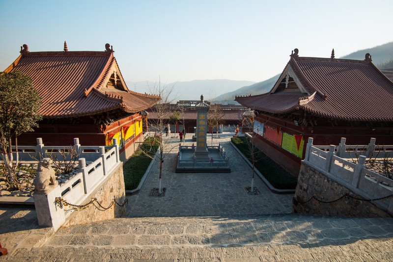  p>圆融无碍禅寺,位于河南省 a target="_blank" href="/item/焦作">