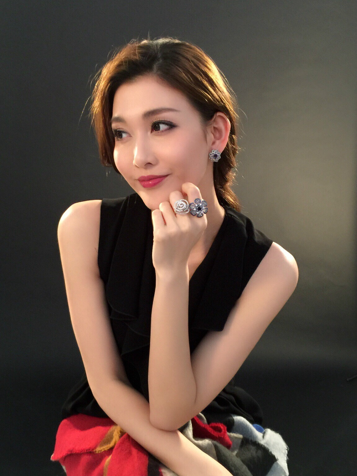  p>李彩桦(rain li),1983年11月11日生于香港,中国香港女演员,歌手.