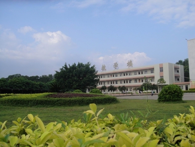 陆丰龙潭中学