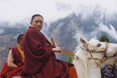 多布杰,1953年5月1日出生于西藏自治区山南市错那县卡达乡,中国