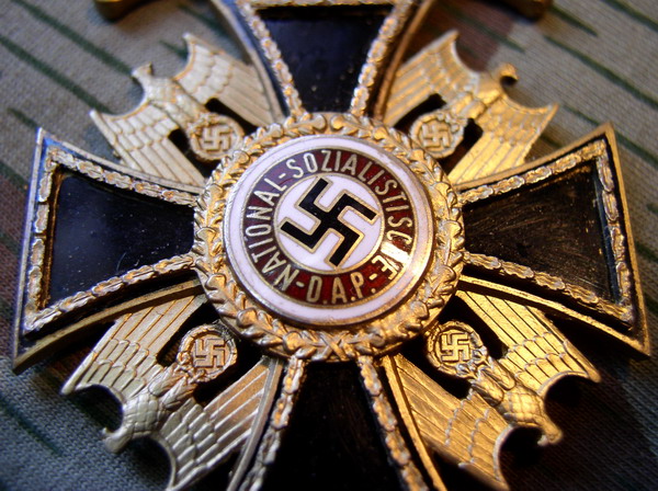 ",也叫"deutscher orden(great german order)","希特勒勋章(hitler