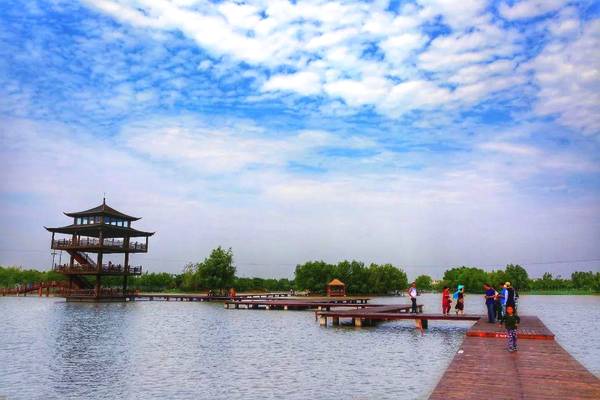  p>双龙湖景区位于 a target="_blank" href="/item/恩施">恩施 /a> a