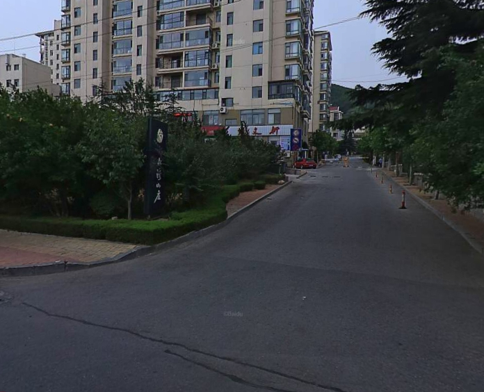 共计房屋238户,小区物业公司为烟台市响水湾物业管理有限公司