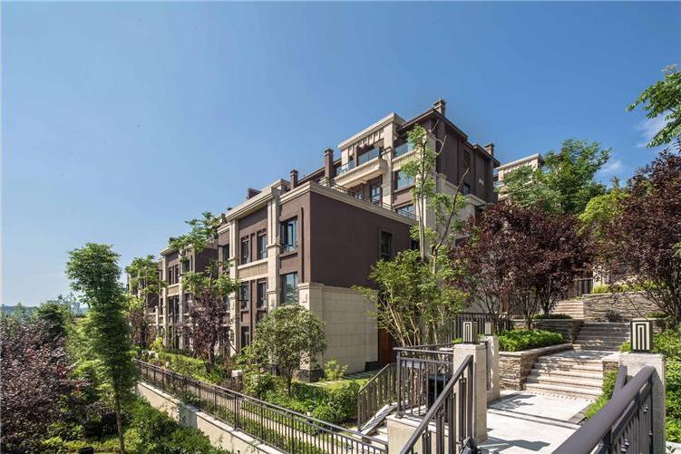 由 a target="_blank" href="/item/重庆东原创博房地产开发有限公司