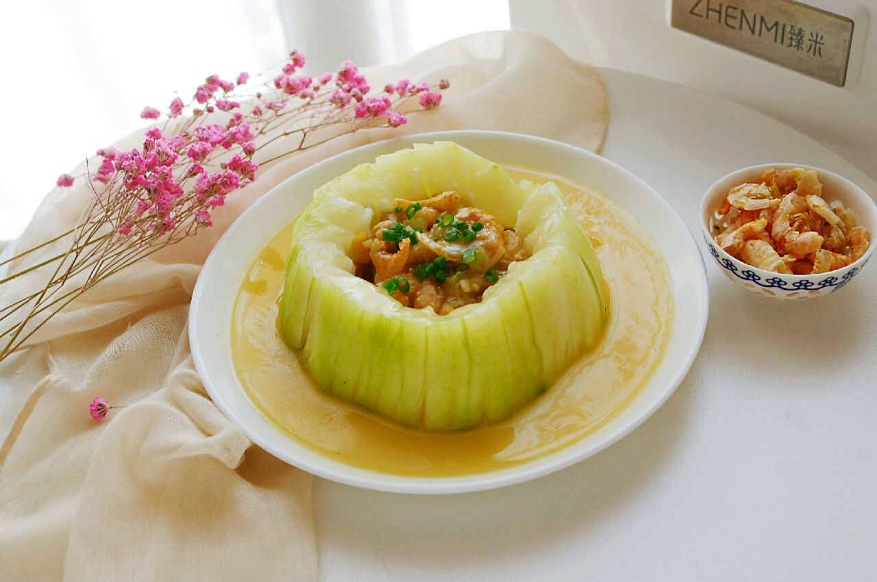  p>酿冬瓜是用冬瓜制作的一道淮扬菜,肥嫩清香.