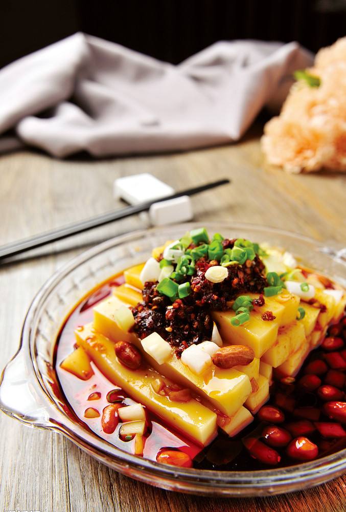  p data-id="go0h3ta4r3">贵州米豆腐是贵州最享誉盛名的特产之一.