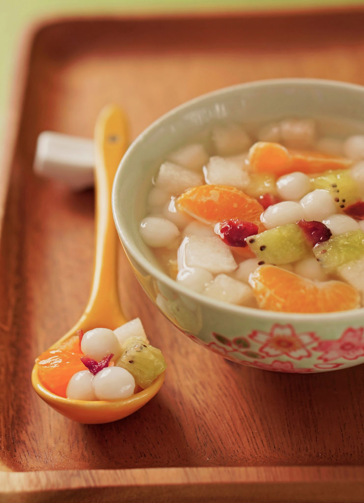  p>柠檬水果甜汤是一道甜汤类菜品,主要食材是 a target="_blank"