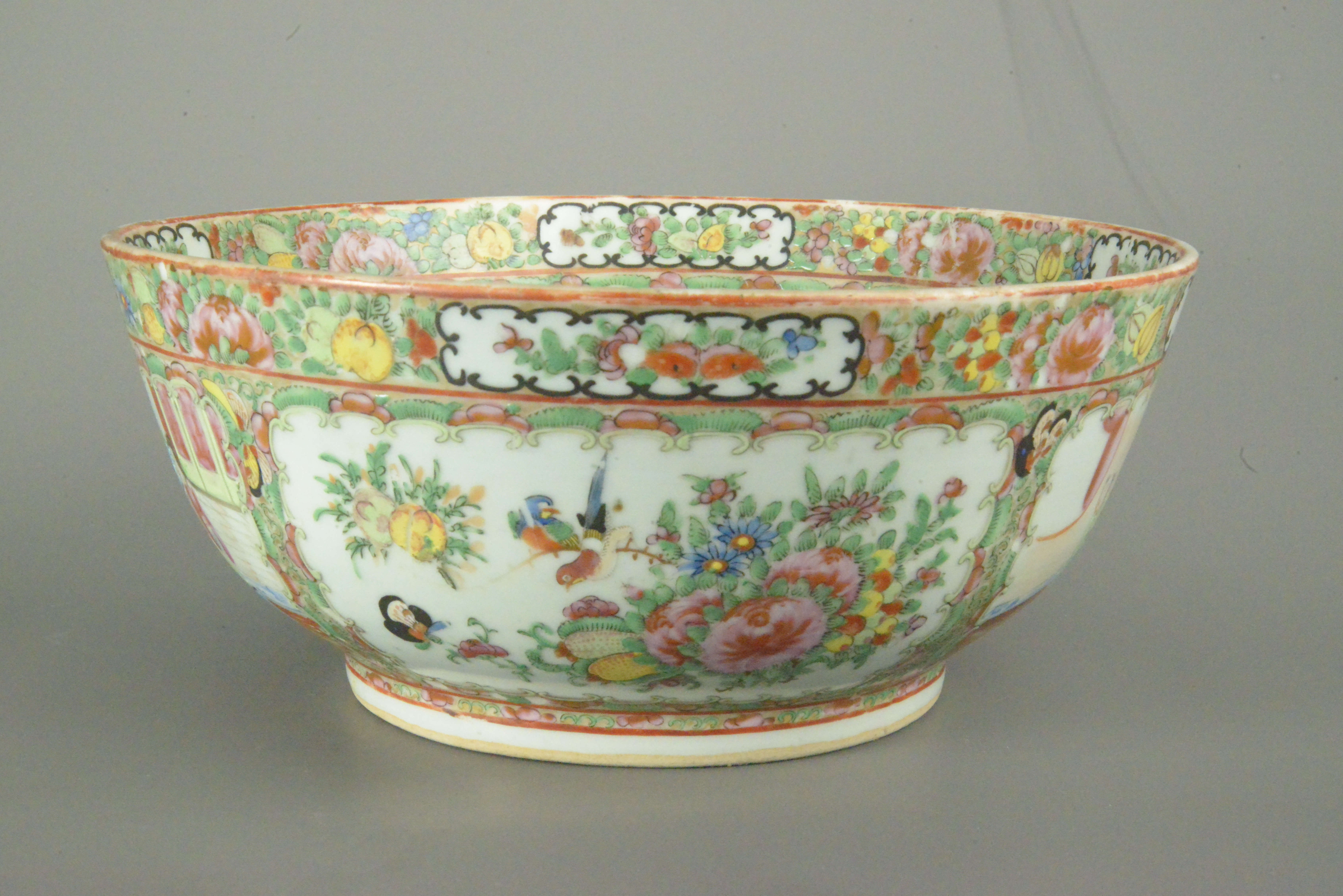 清粉彩人物花鸟纹碗