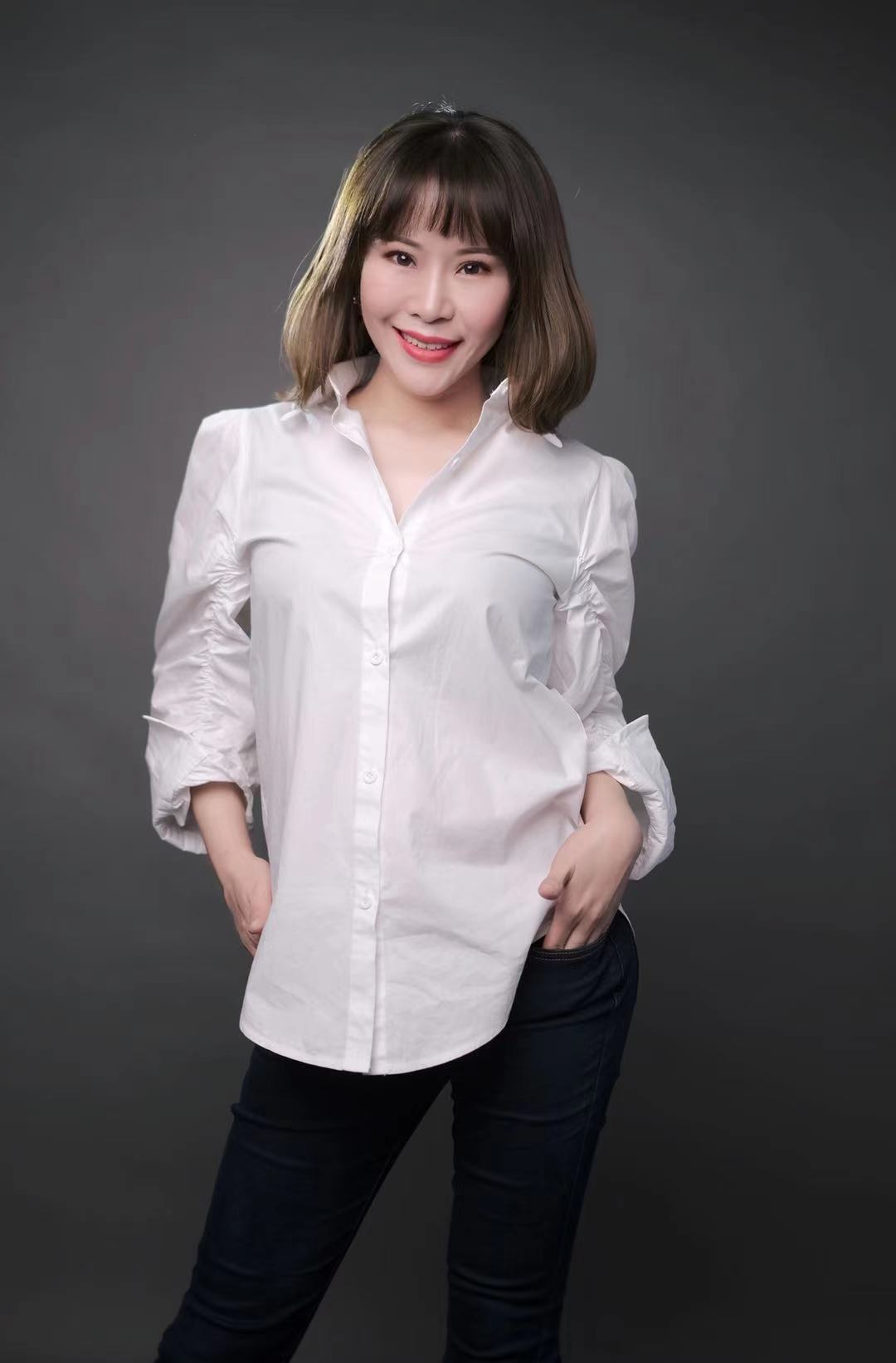  p>库妮珂,原名刘阳,新疆籍女歌手,音乐唱作人