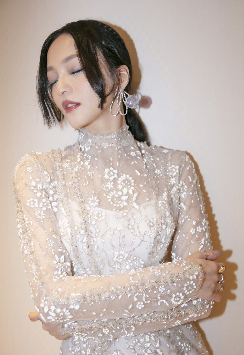 中国台湾省桃园市中坜区,拥有四分之一维吾尔族血统,华语流行乐女歌手