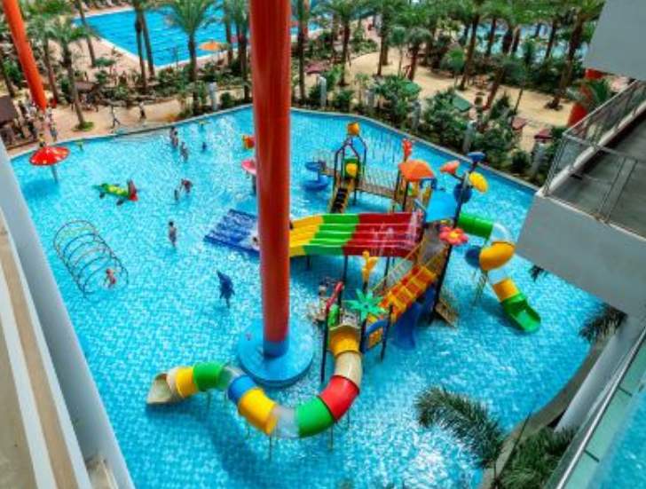  p>和美水城温泉旅游度假村位于赤峰市喀喇沁旗和美工贸园区和美路与