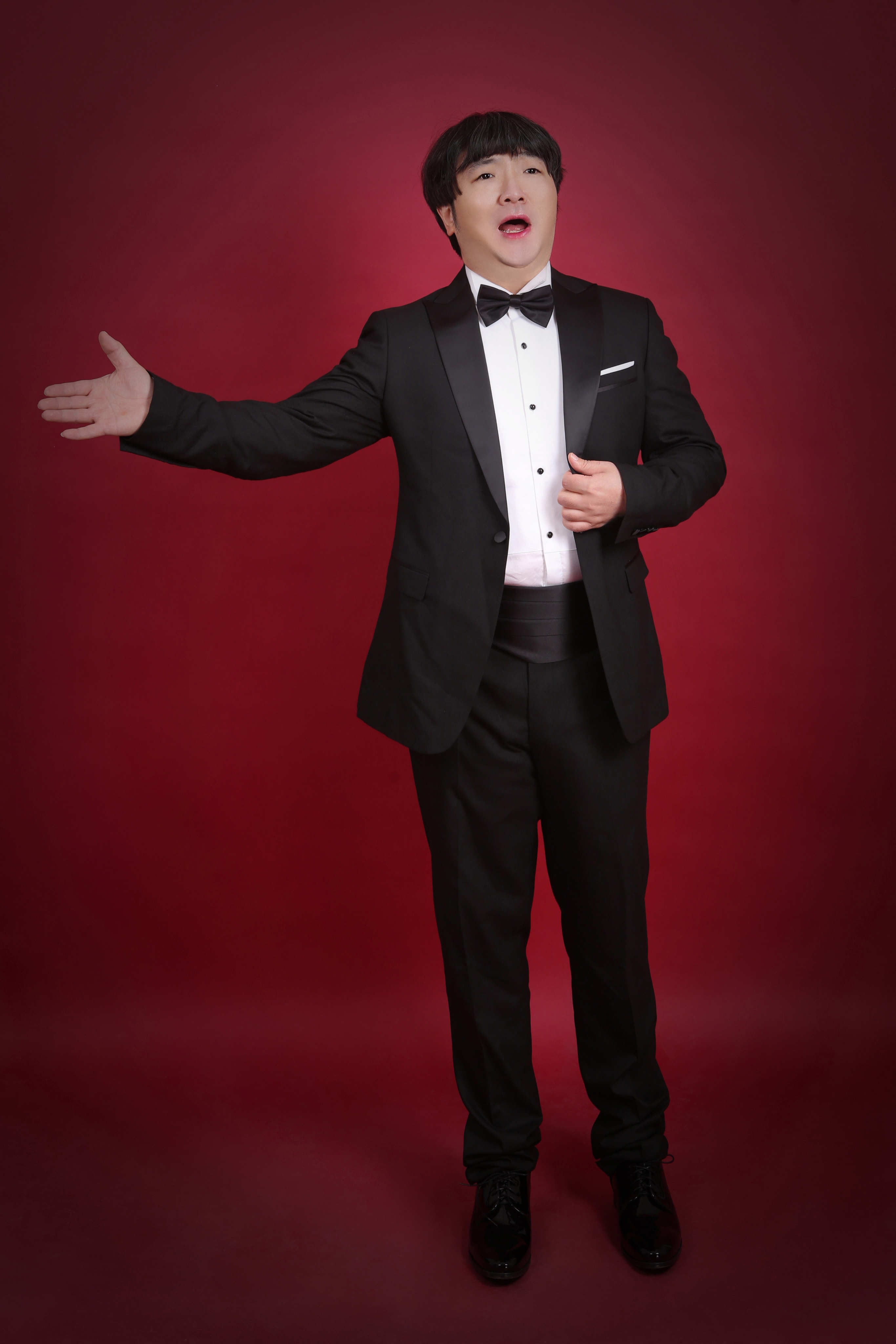 data-ctrid="t40hxfgpaibm">1982年生于北京市,男低音歌手,独唱演员