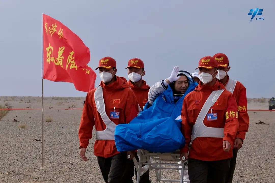 神舟十五号飞行乘组