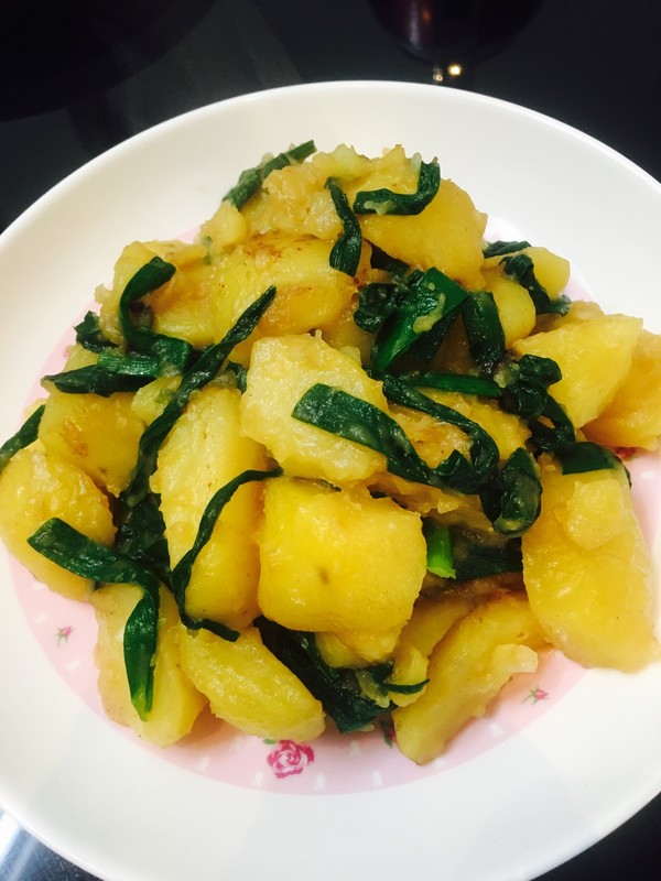 韭菜鸡蛋炒土豆