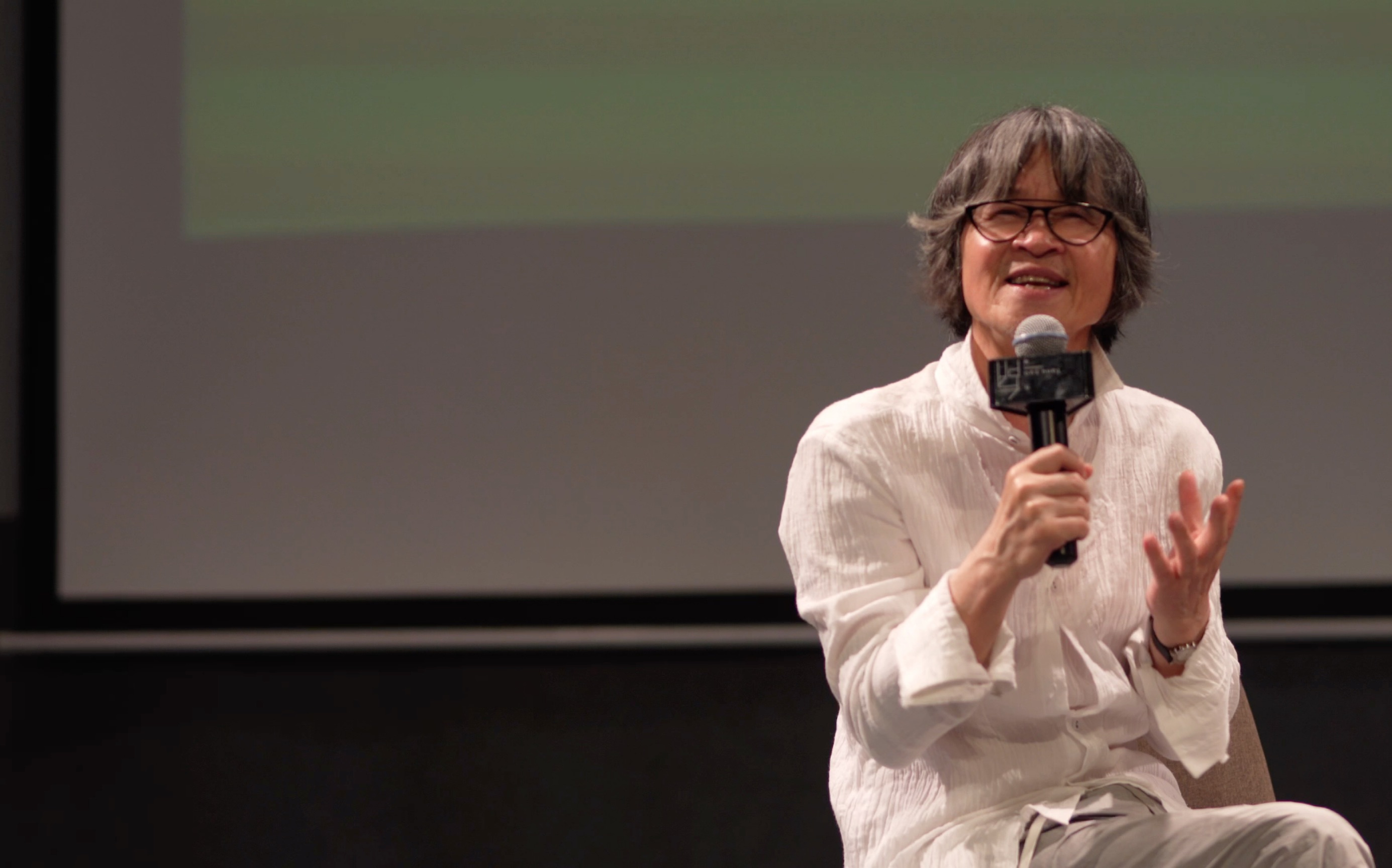 王亥,1955年出生,四川画家,设计师