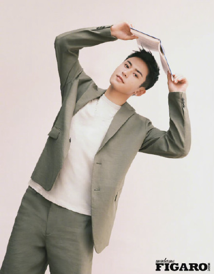  p>张哲瀚,1991年5月11日出生于江西省新余市,中国内地影视男演员