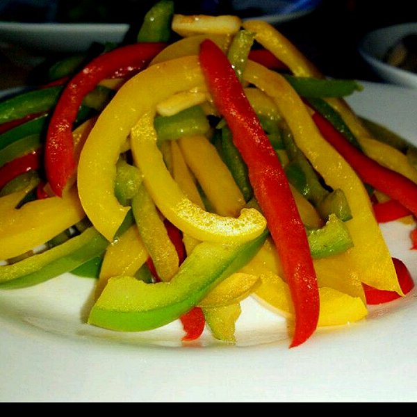 凉拌彩椒丝