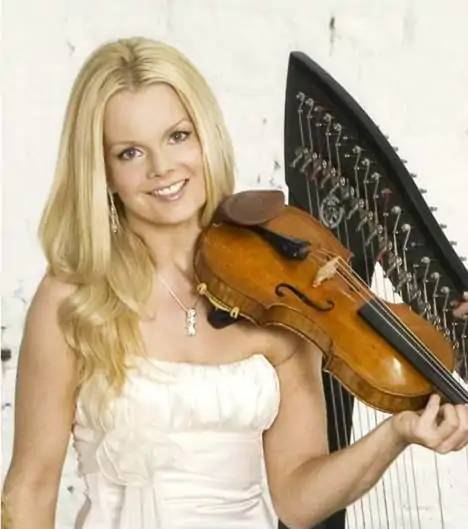 Mairead Nesbitt_百度百科