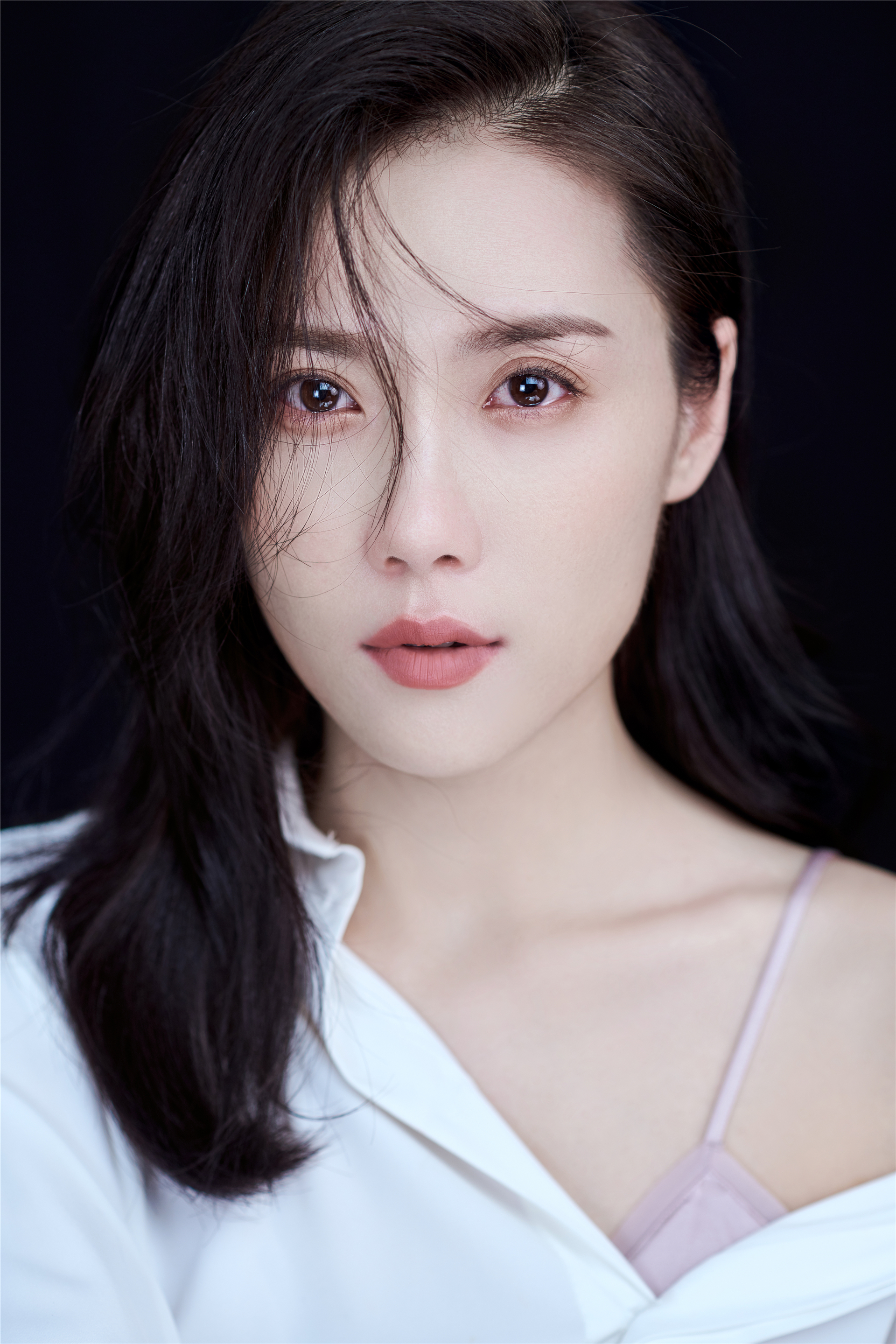  p>梁诗冉,毕业于北京电影学院,中国内地女演员.